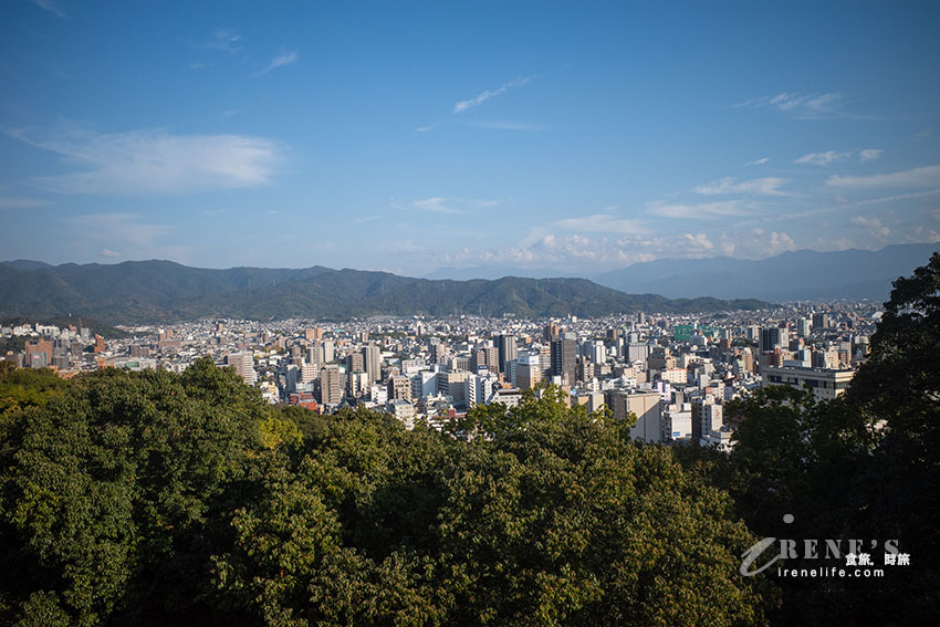 愛媛必訪景點|日本現存12天守之一的松山城!搭乘空中纜車或單人懸空吊椅輕鬆登頂 愛媛必訪景點|日本現存12天守之一的松山城!搭乘空中纜車或單人懸空吊椅輕鬆登頂